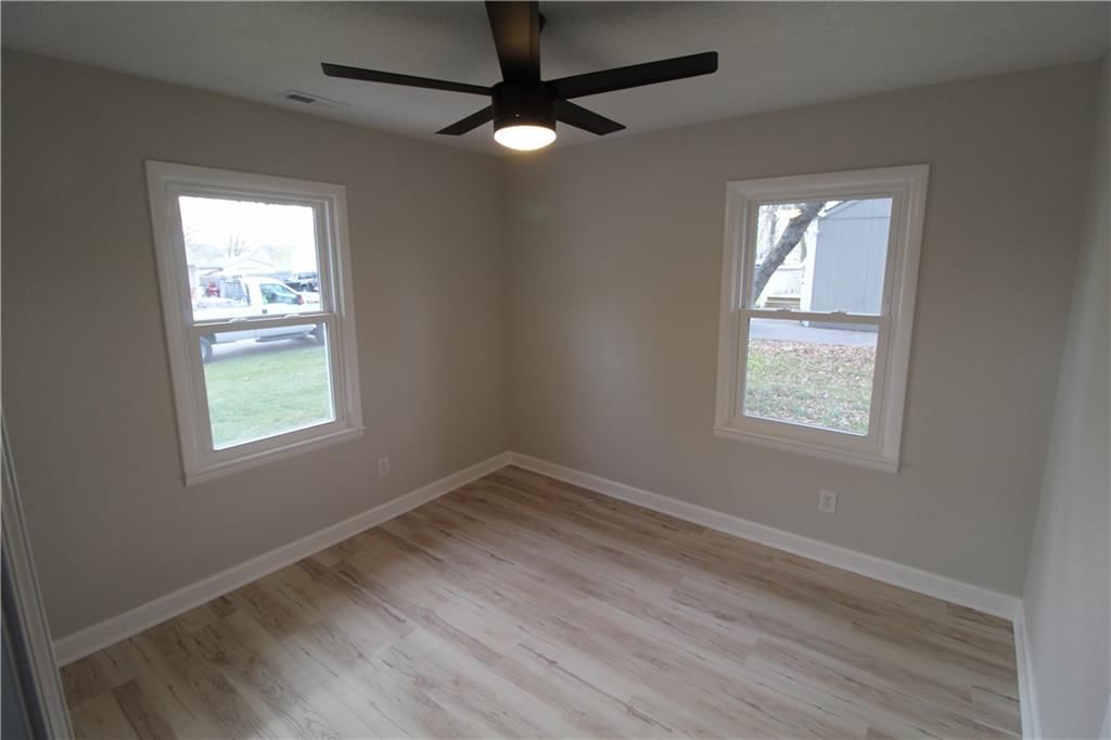 1017 S Brockway Street — photo 9