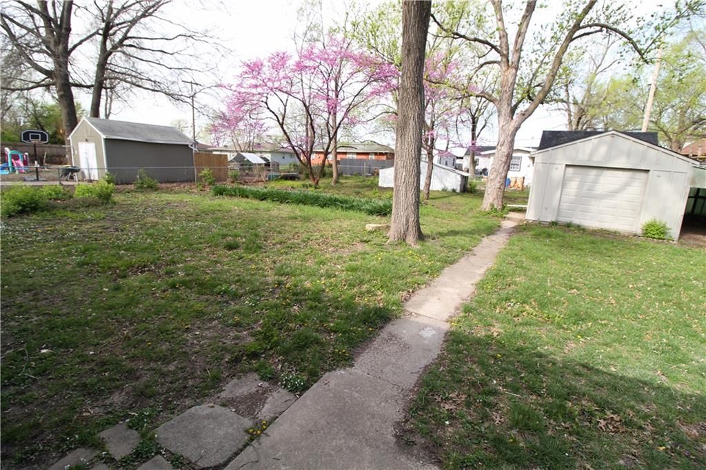 1017 S Brockway Street — photo 12