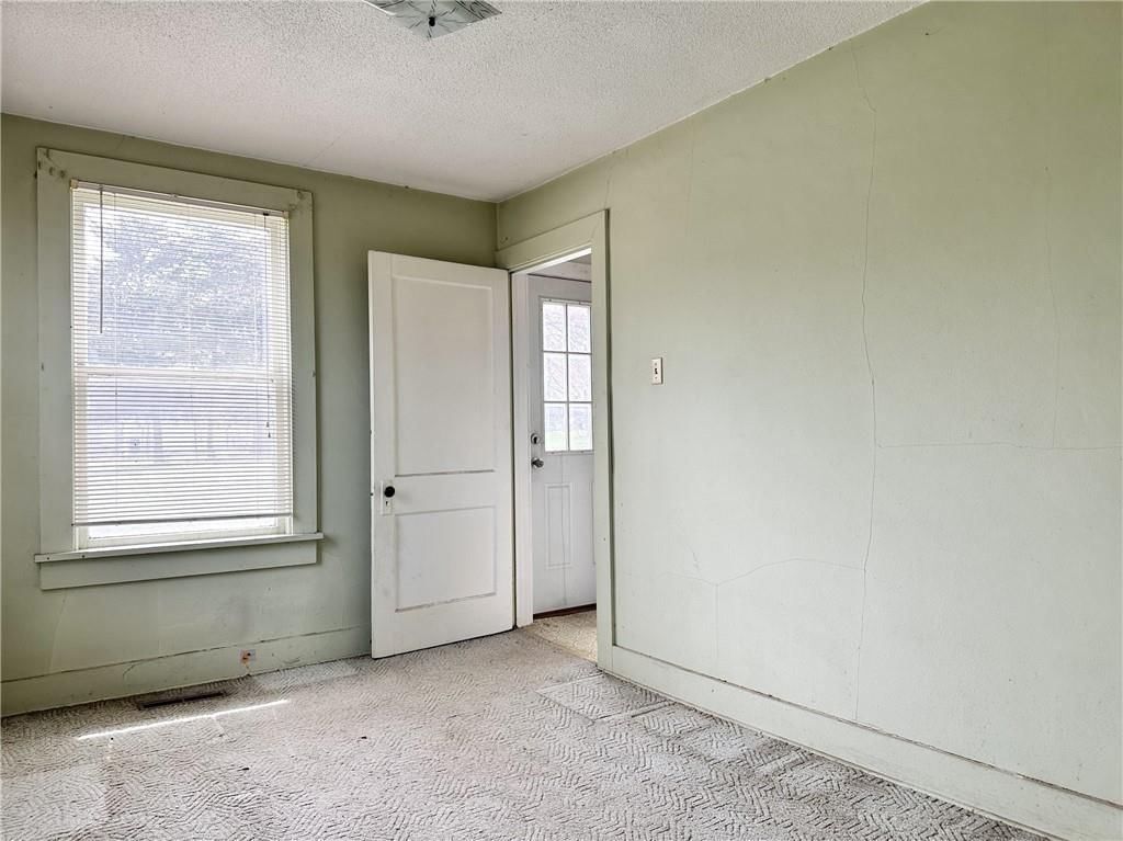 718 W 18th Street — photo 9