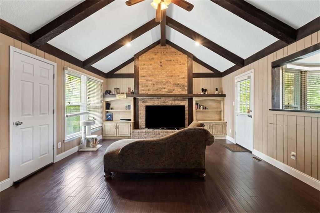 Photo 8 of 27 - 609 E 89th Street