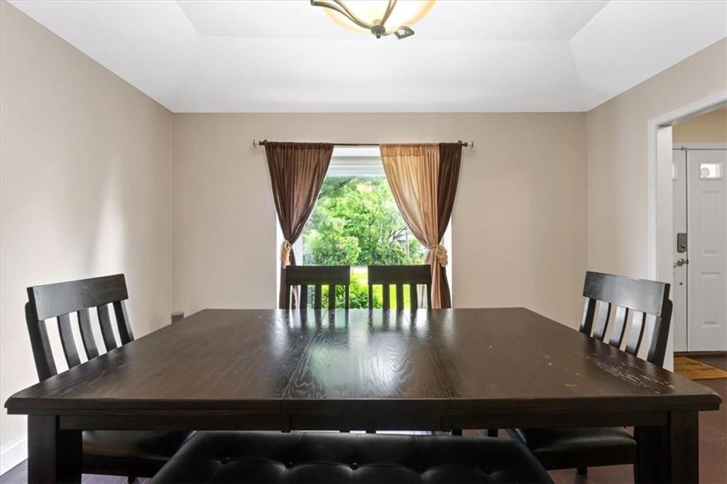 Photo 11 of 27 - 609 E 89th Street