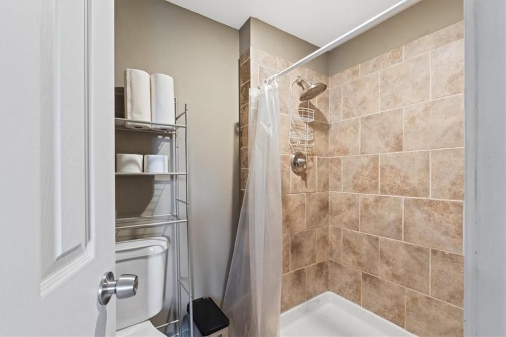 Photo 17 of 27 - 609 E 89th Street