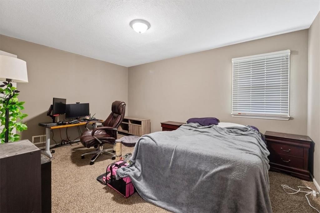 Photo 23 of 27 - 609 E 89th Street