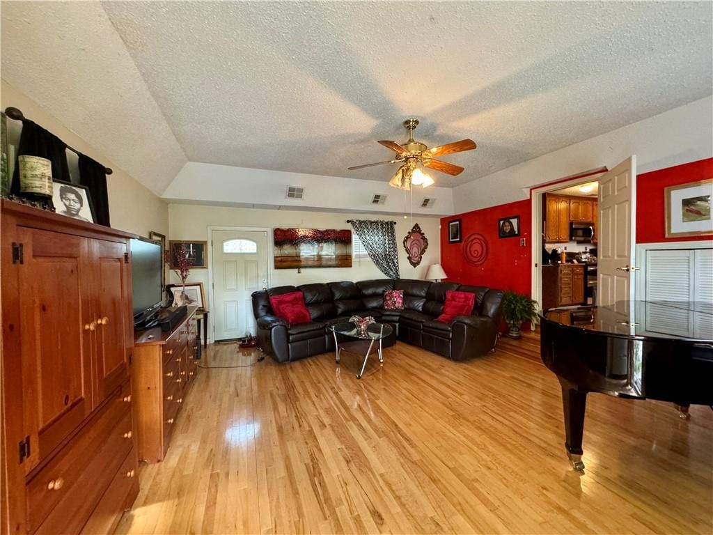 6043 Alhambra Street — photo 12