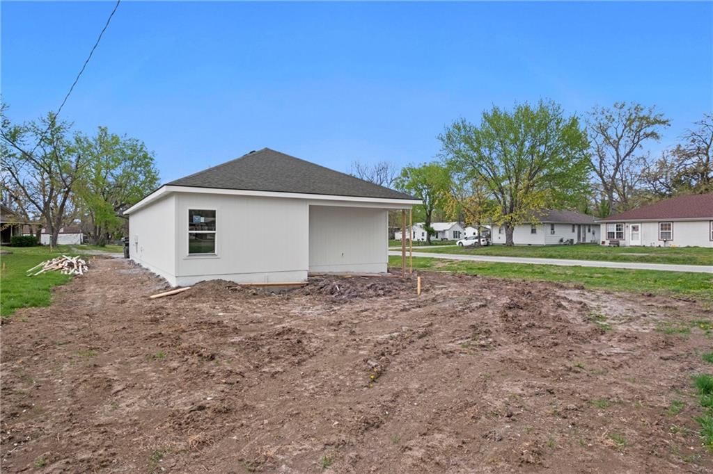 Photo 9 of 39 - 45 E 6th Street