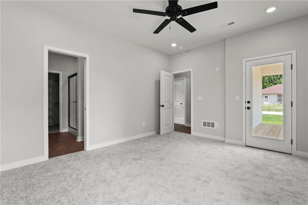 Photo 23 of 39 - 45 E 6th Street