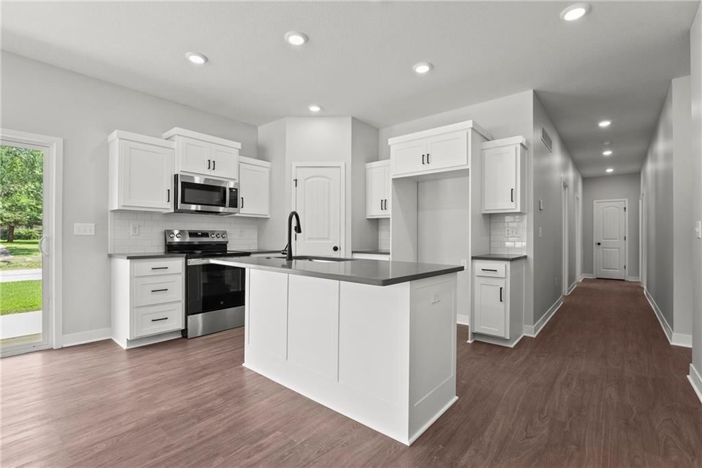 Photo 32 of 39 - 45 E 6th Street