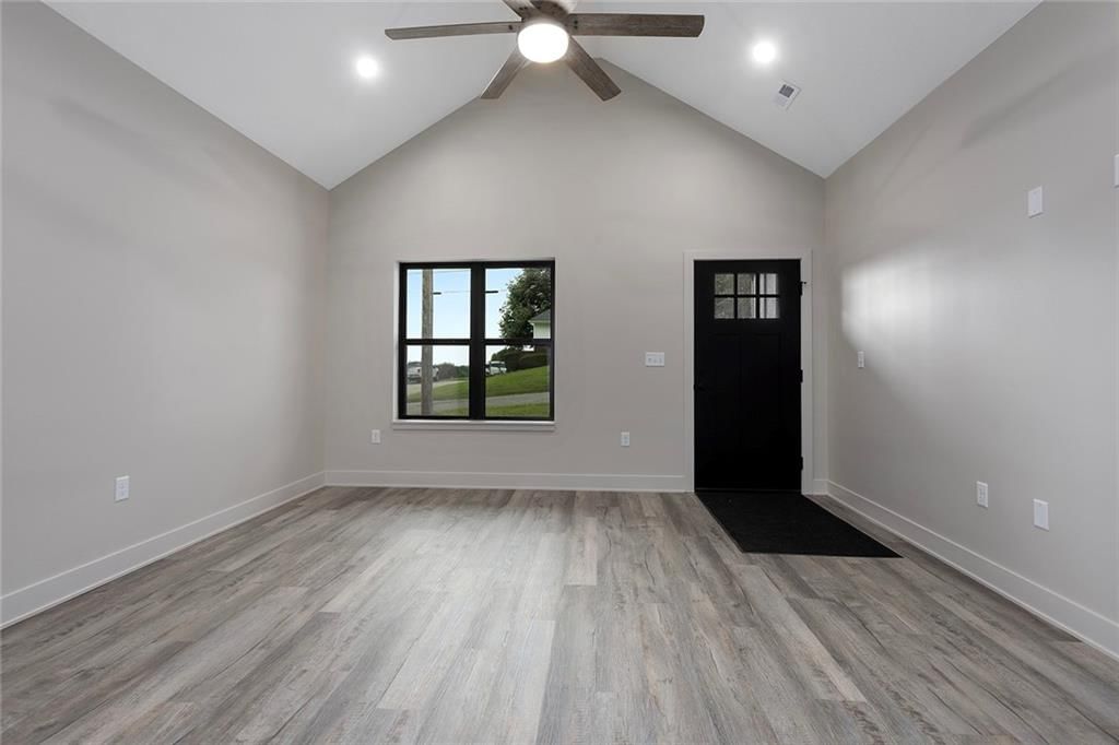 807 W Pleasant Street — photo 10