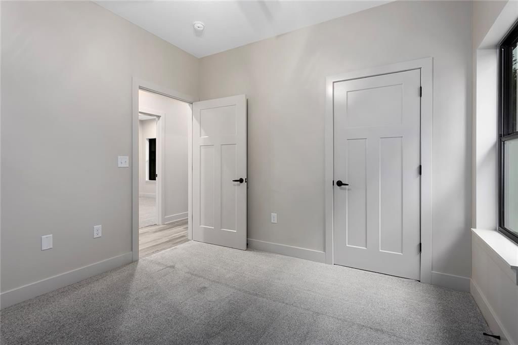 807 W Pleasant Street — photo 24