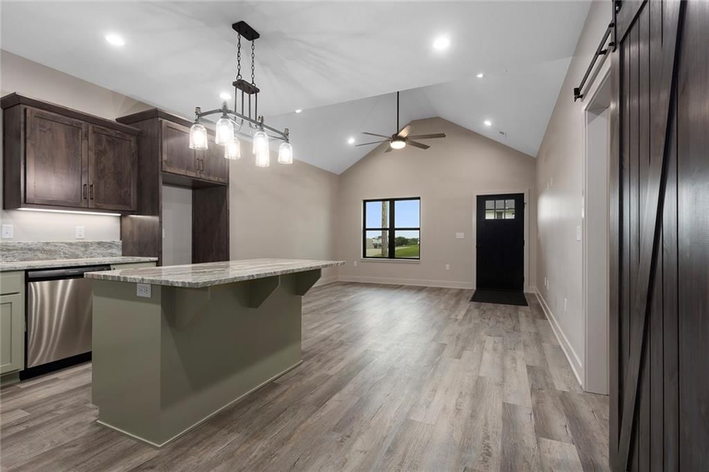 807 W Pleasant Street — photo 28