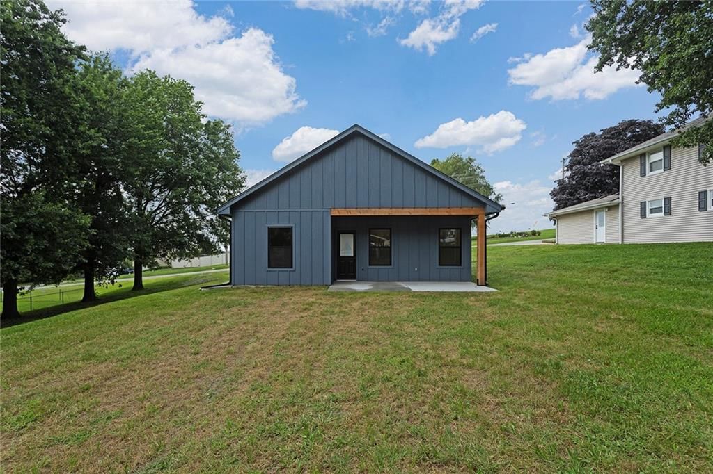 807 W Pleasant Street — photo 30