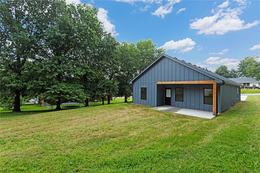 807 W Pleasant Street — photo 31