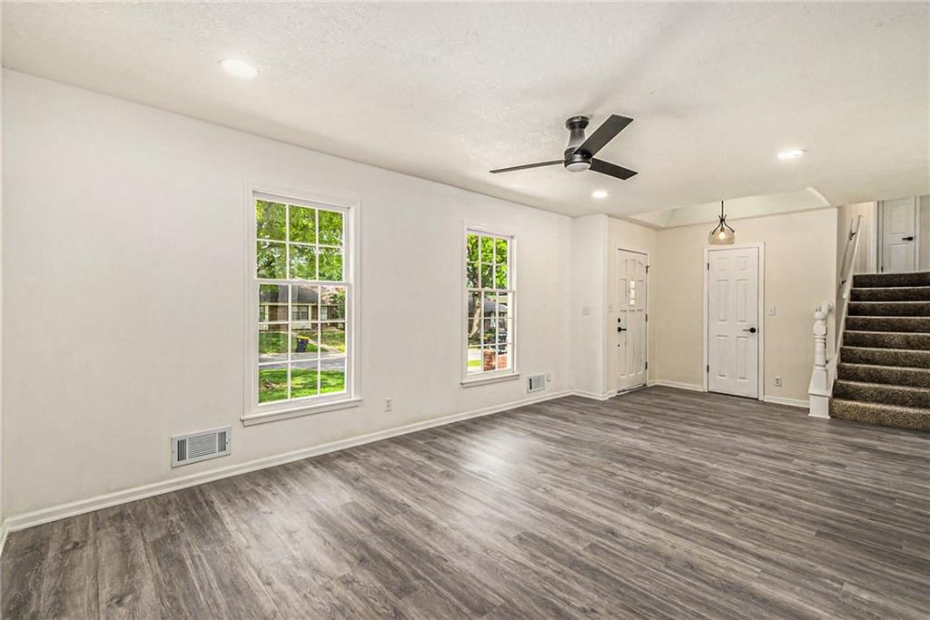 11715 E 60th Street — photo 5