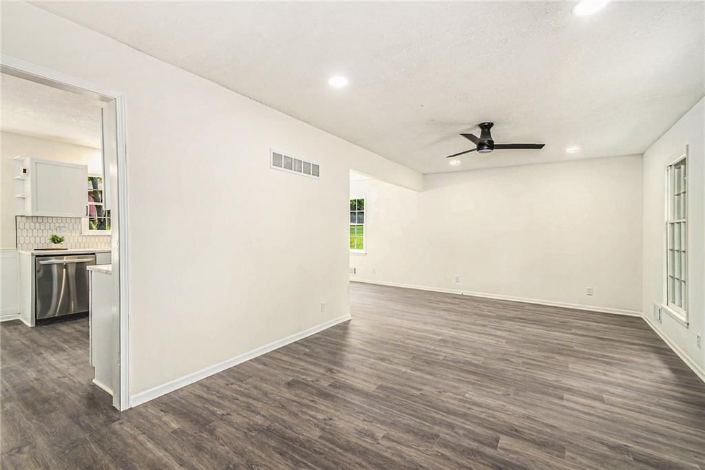 11715 E 60th Street — photo 6