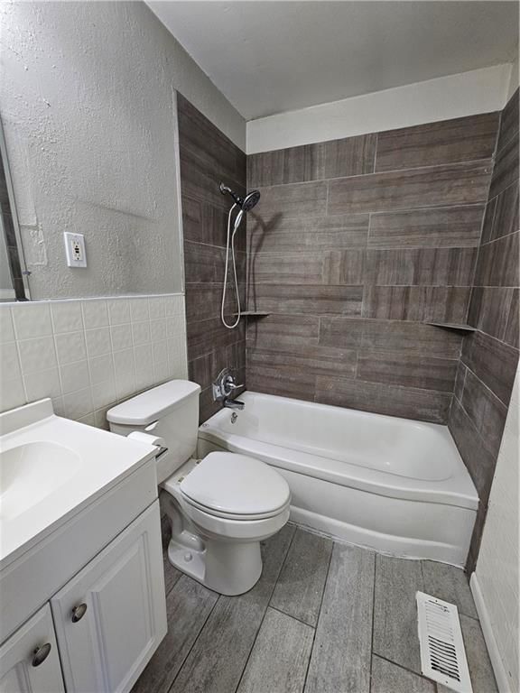 9215 Stark Avenue — photo 14