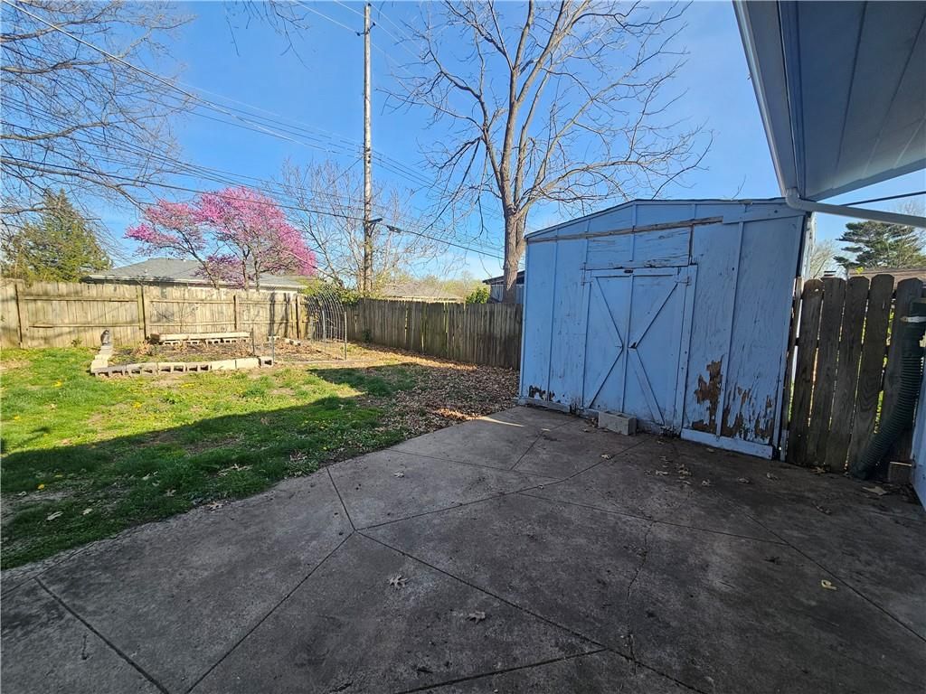 9215 Stark Avenue — photo 21