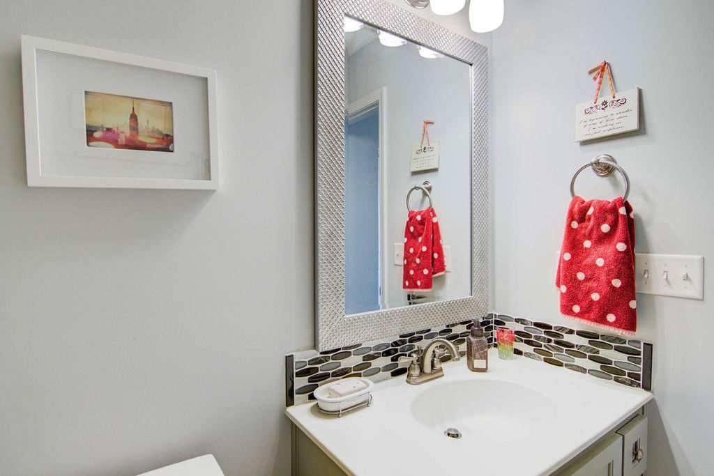 9404 N Genessee Street — photo 30