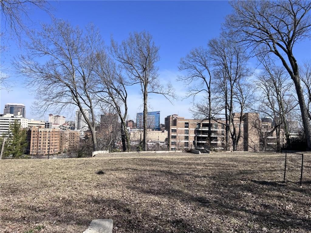 606 W 49th Terrace — photo 4