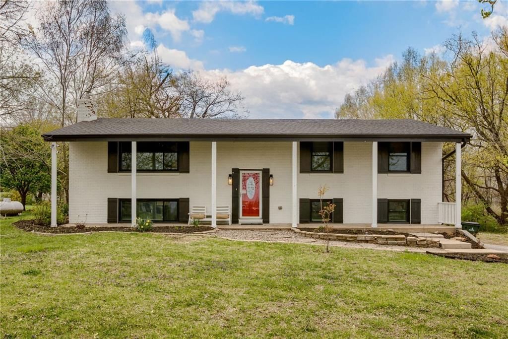 Photo 2 of 54 - 16880 S RIDGEVIEW Road