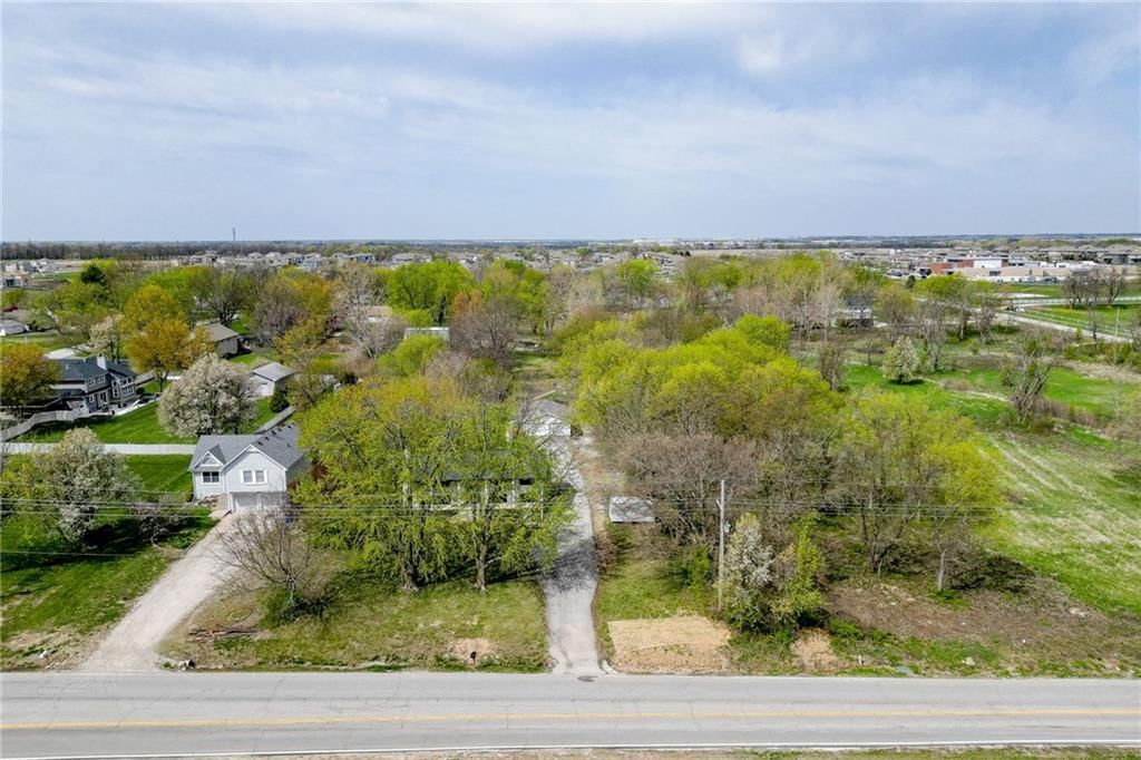 Photo 6 of 54 - 16880 S RIDGEVIEW Road