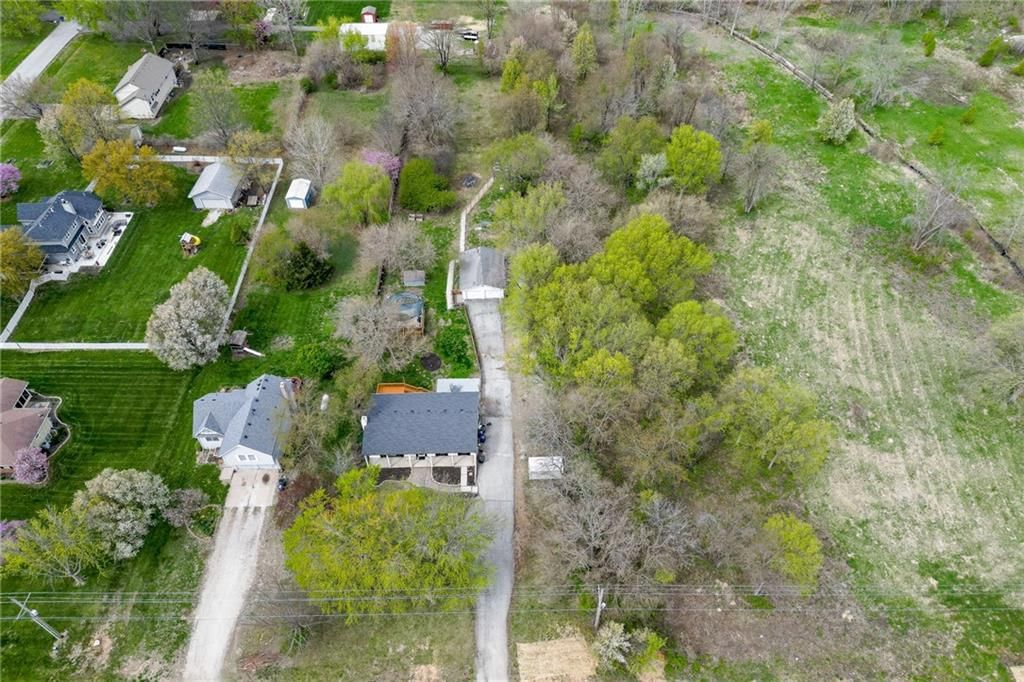 Photo 7 of 54 - 16880 S RIDGEVIEW Road