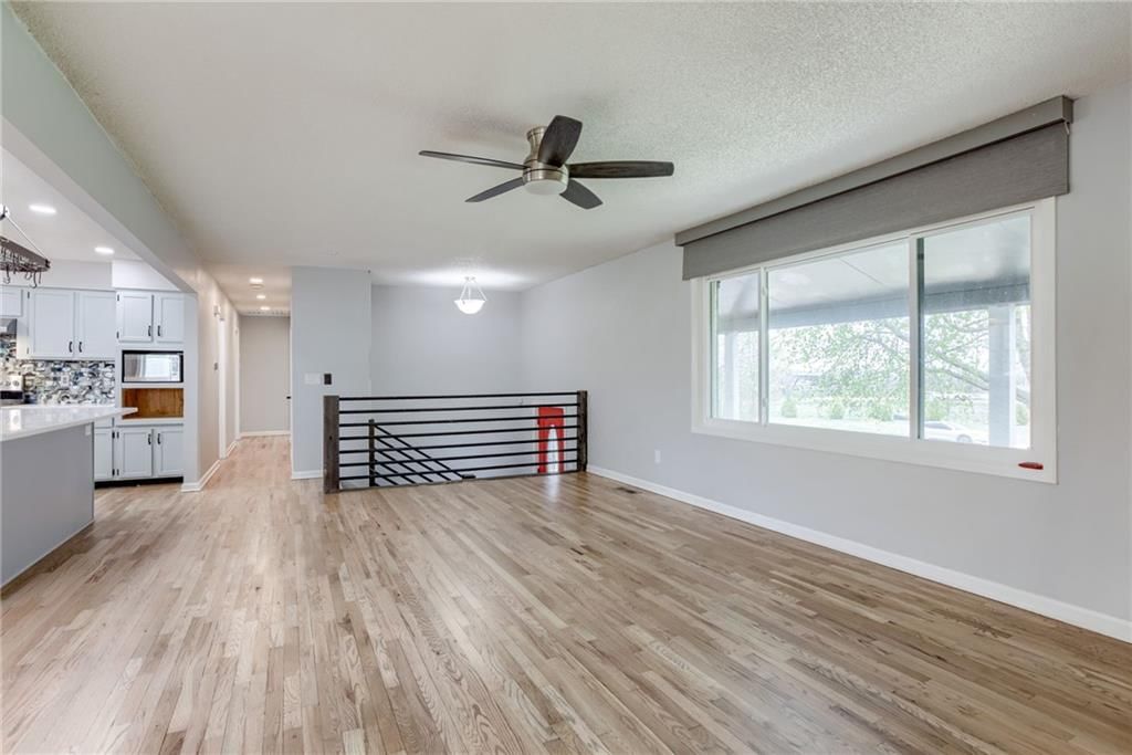 Photo 11 of 54 - 16880 S RIDGEVIEW Road