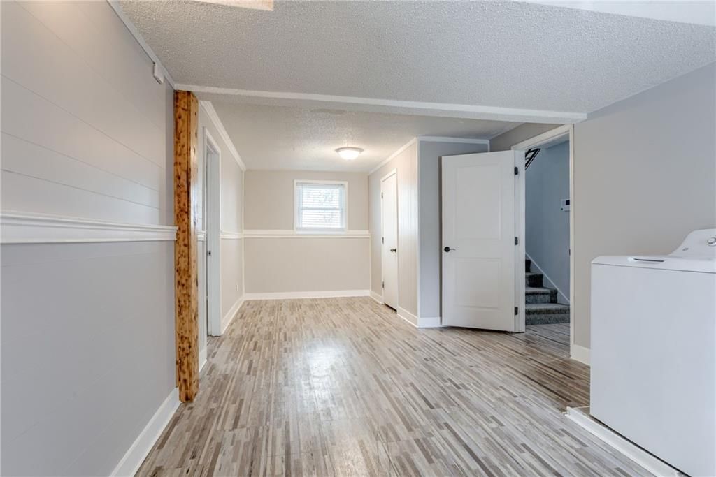 Photo 33 of 54 - 16880 S RIDGEVIEW Road