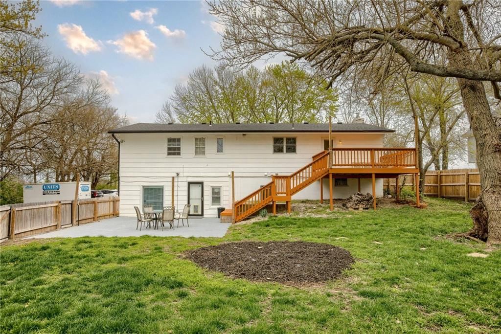 Photo 36 of 54 - 16880 S RIDGEVIEW Road