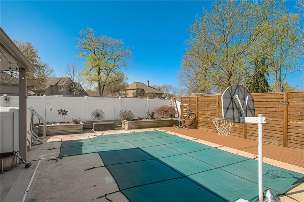 1004 NW Springdale Street — photo 34