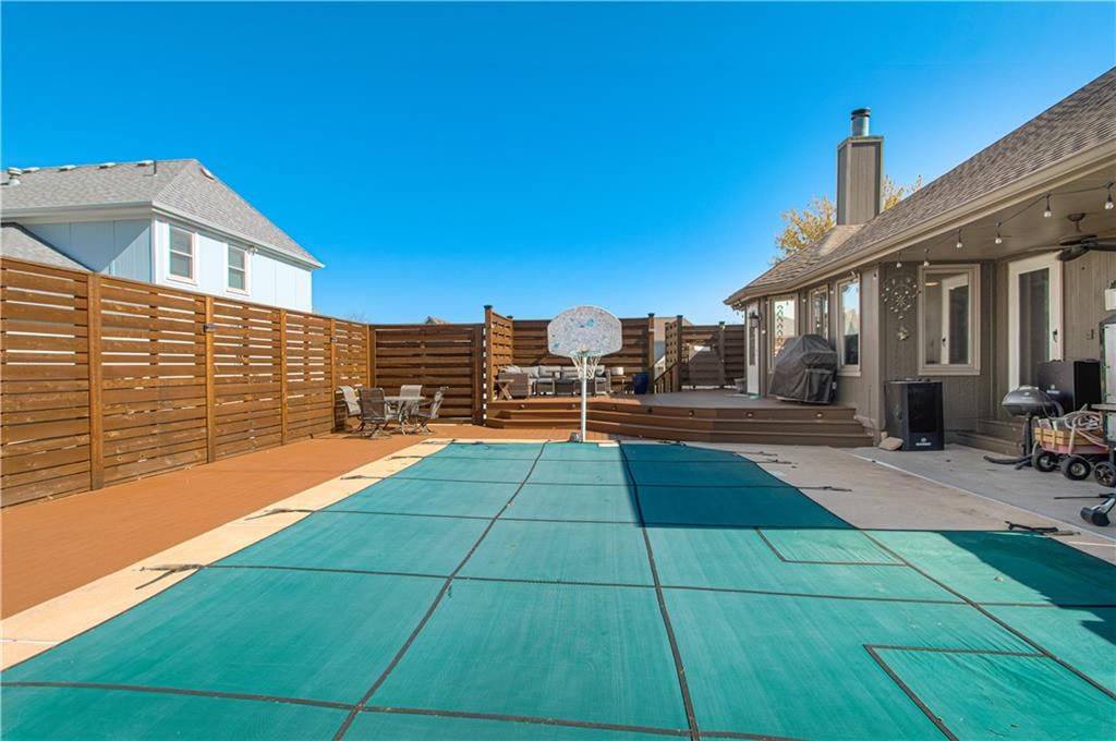 1004 NW Springdale Street — photo 36