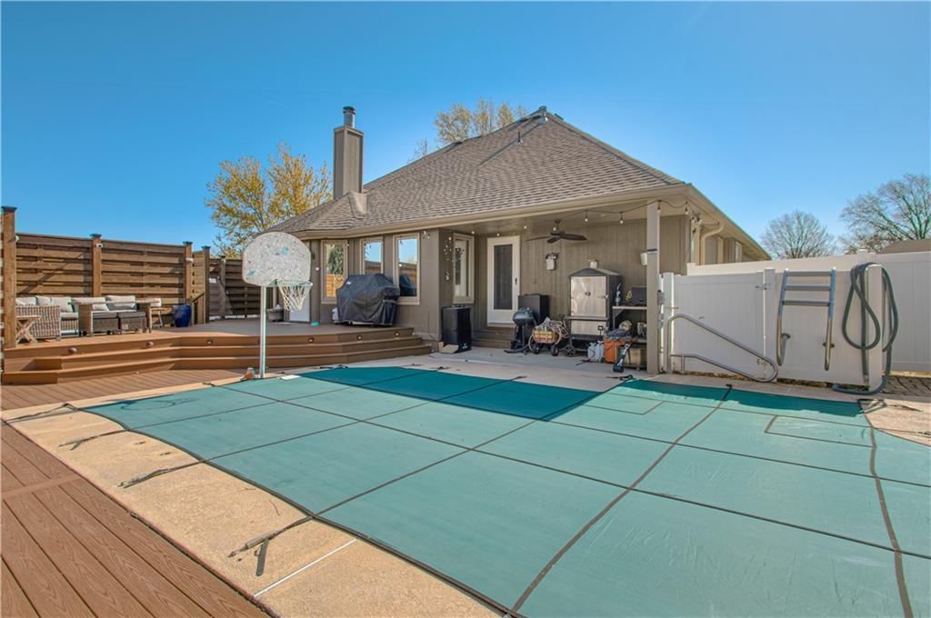 1004 NW Springdale Street — photo 37