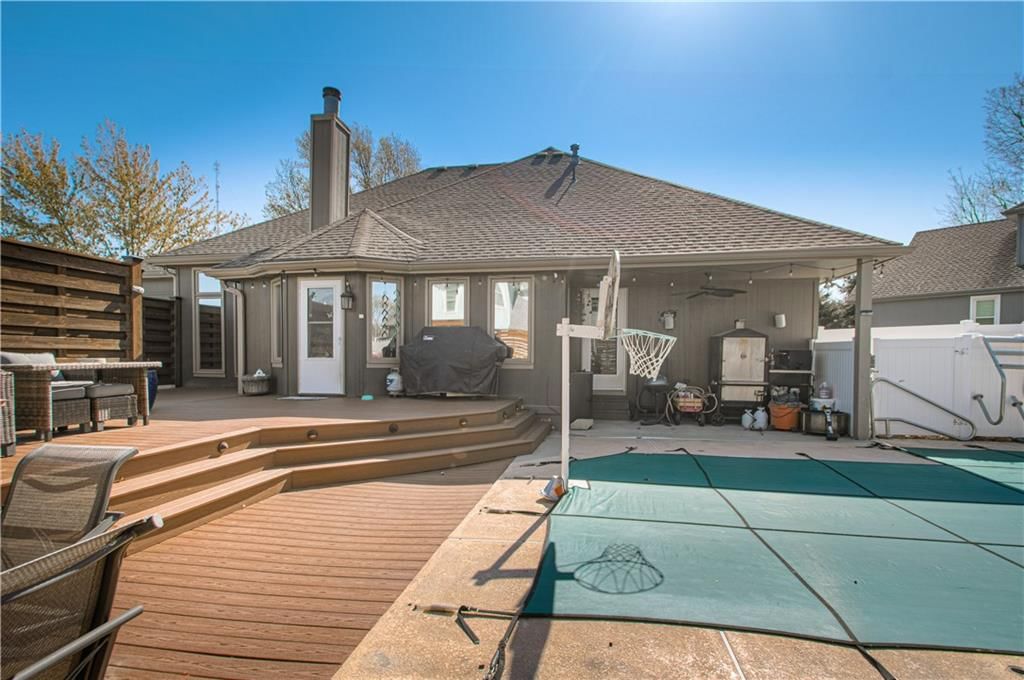 1004 NW Springdale Street — photo 38