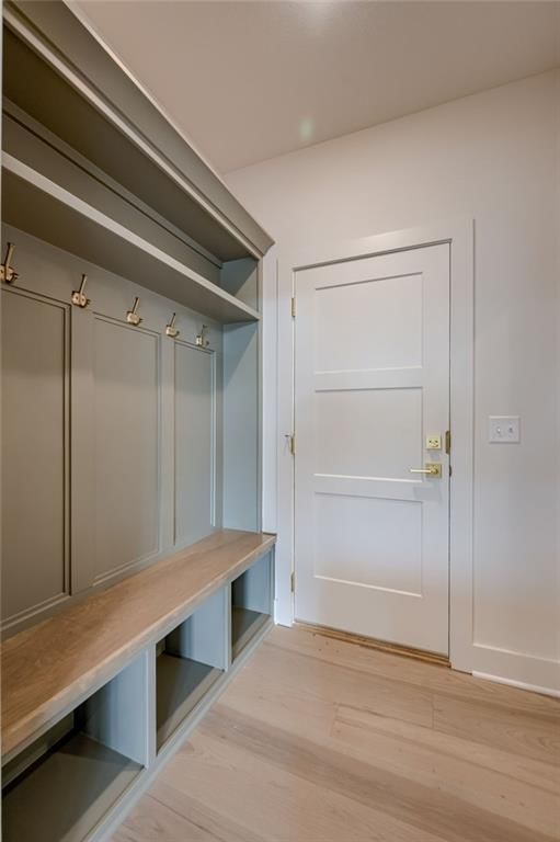Photo 20 of 57 - 16423 Ingalls Street