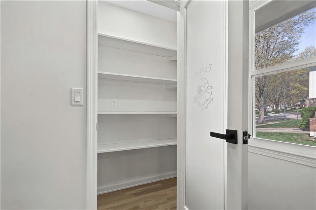 510 E 129th Terrace — photo 17