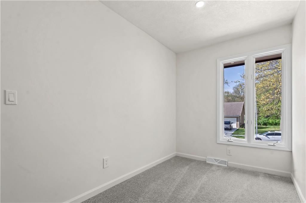 510 E 129th Terrace — photo 28