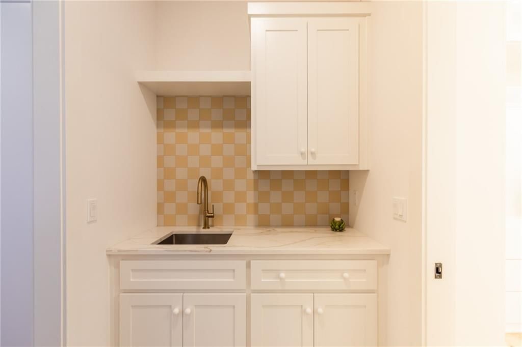 2815 W 82nd Street — photo 28