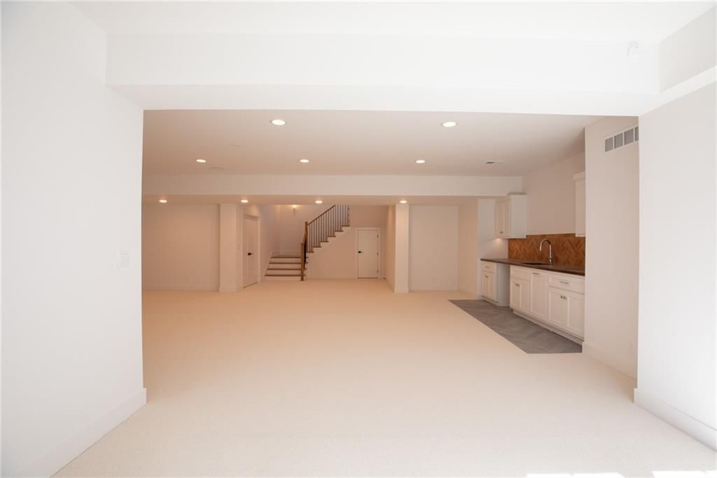 2815 W 82nd Street — photo 36
