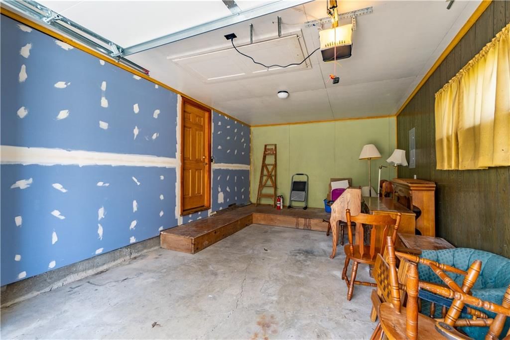 400 W Charles Street — photo 33