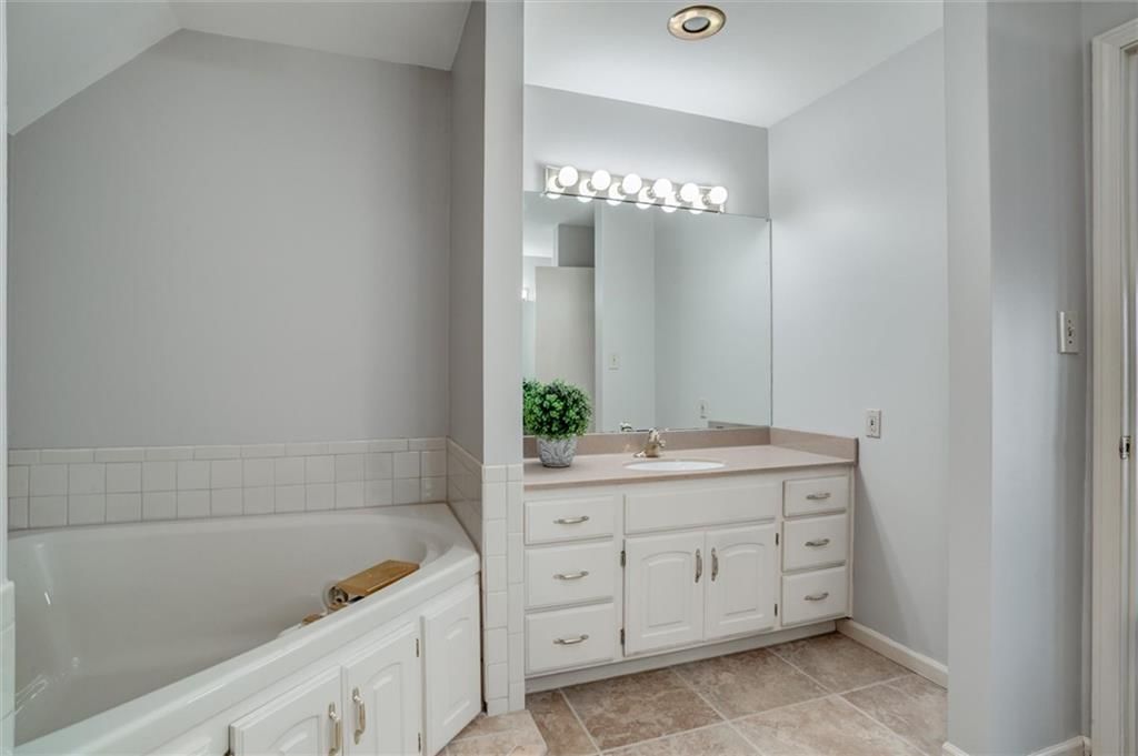 8192 N Kirkwood Avenue — photo 18