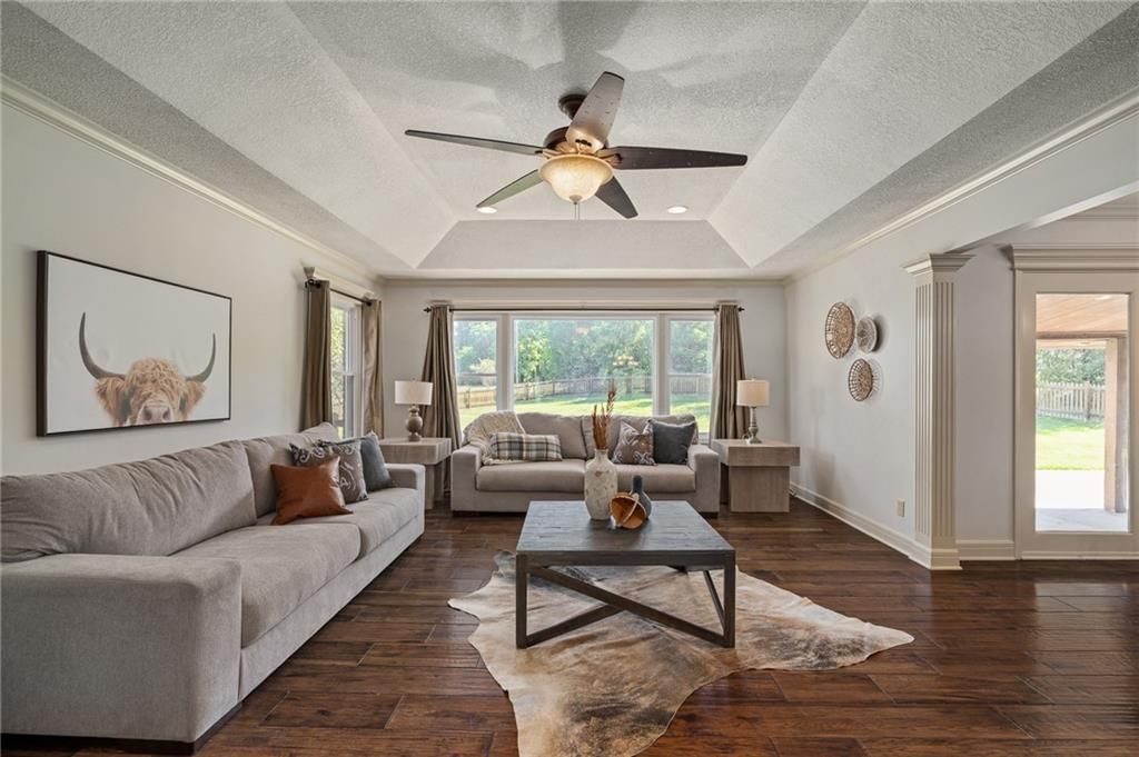 9015 Craig Drive — photo 2