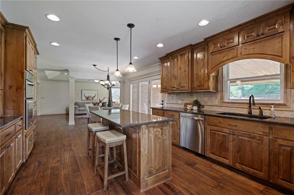 9015 Craig Drive — photo 8