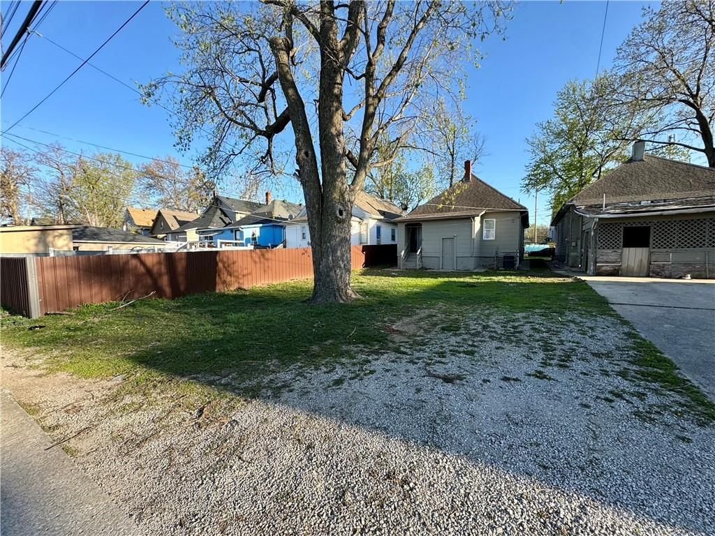 1414 Armstrong Street — photo 16