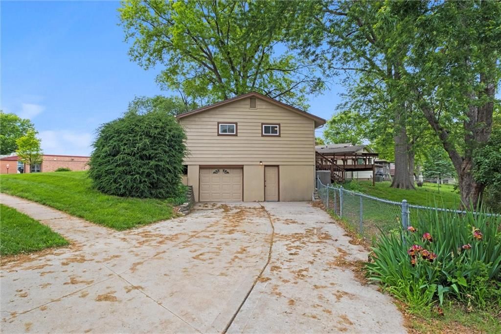 1309 S Skyline Drive — photo 28