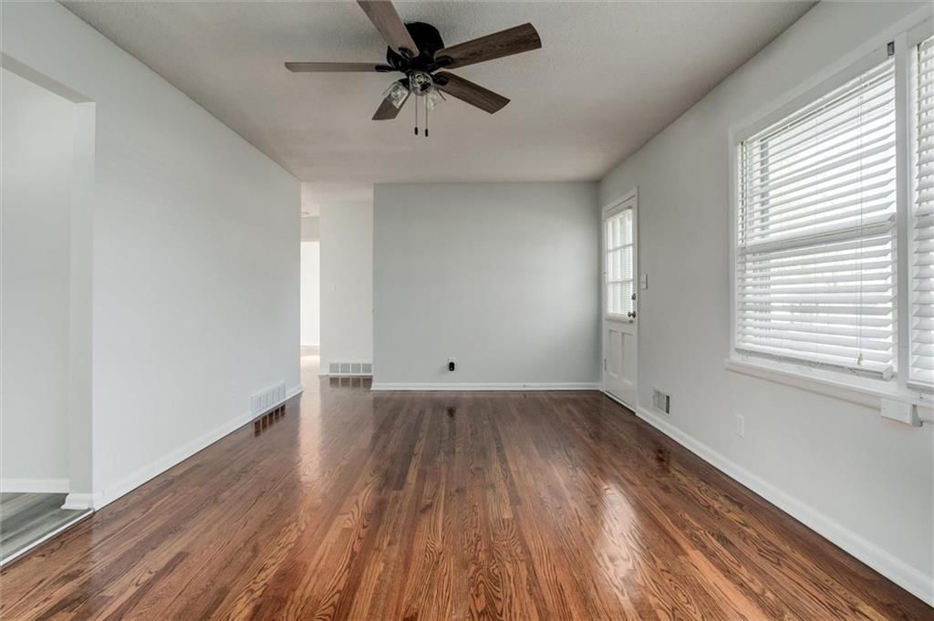 13111 Winchester Avenue — photo 10