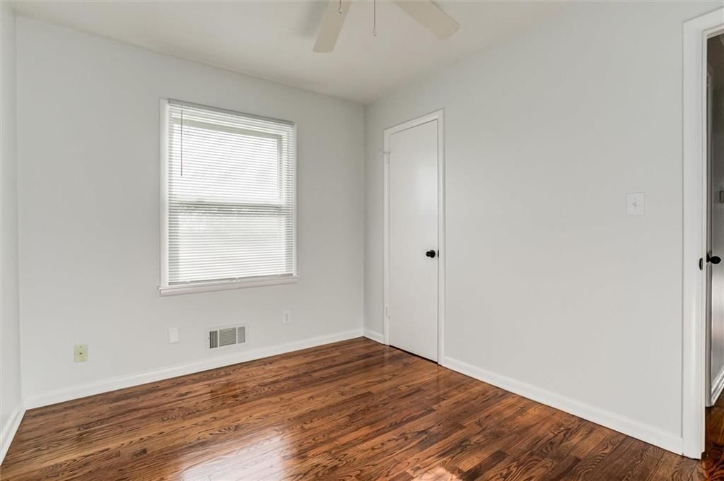 13111 Winchester Avenue — photo 18