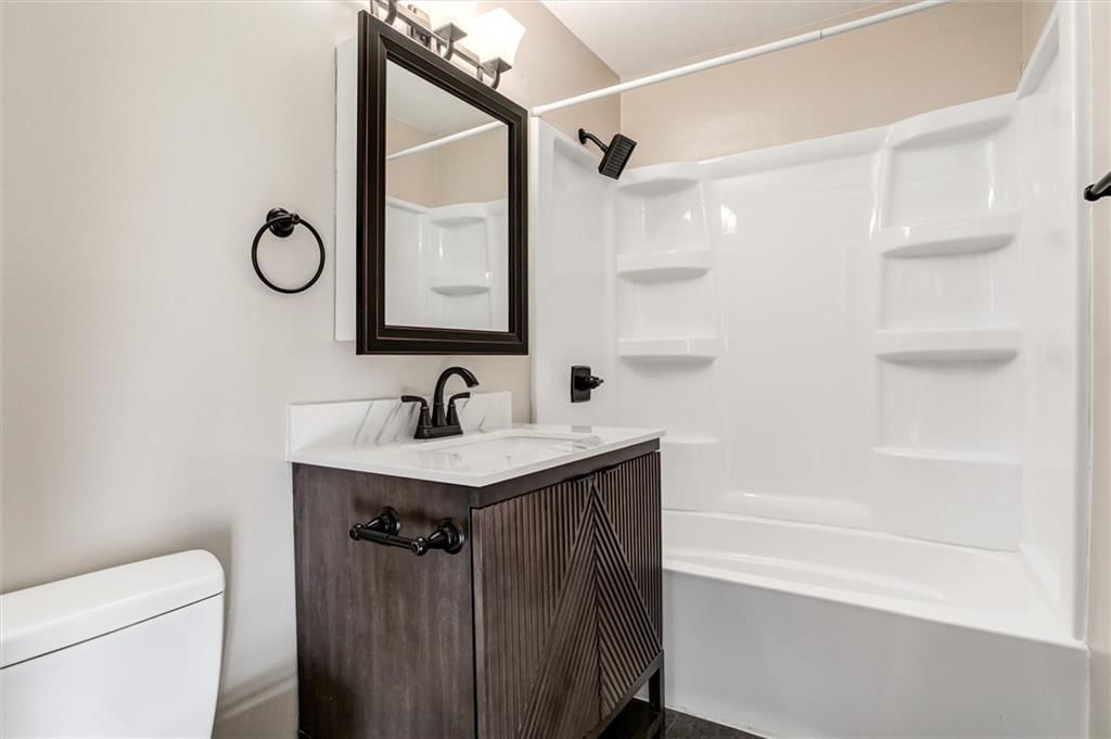 13111 Winchester Avenue — photo 19