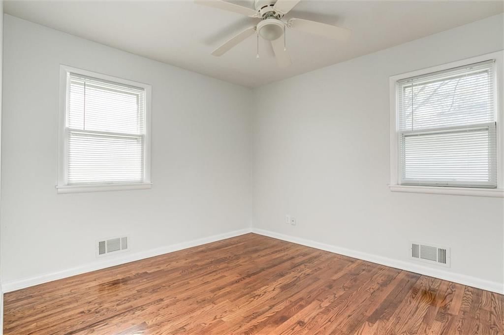 13111 Winchester Avenue — photo 21
