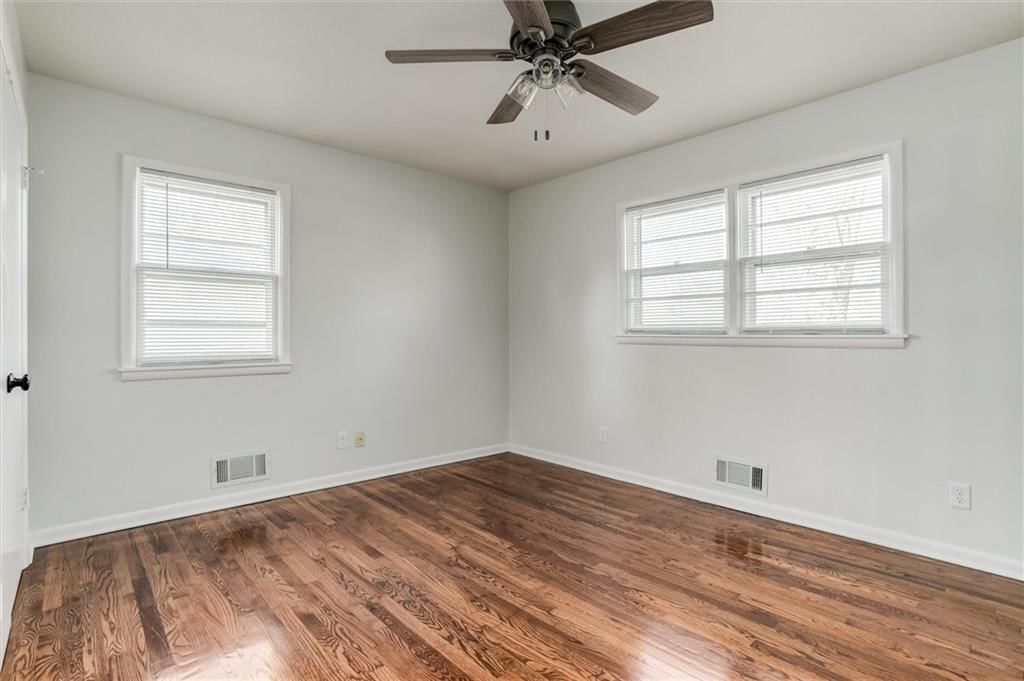 13111 Winchester Avenue — photo 23