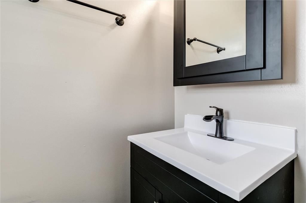 13111 Winchester Avenue — photo 27