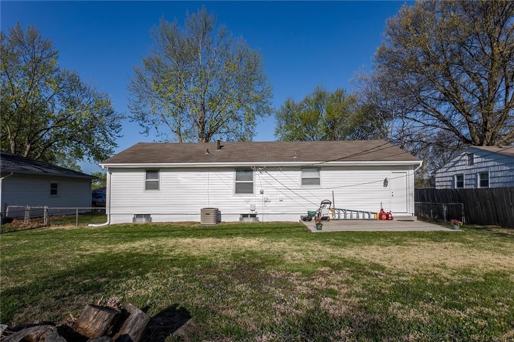 13111 Winchester Avenue — photo 32
